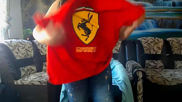 Snapshot of MoistMady chatting on October 29, 2025, 12:40 pm MoistMady online show from October 29, 2025, 12:40 pm