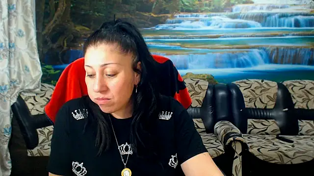 Snapshot of MoistMady chatting on April 14, 2026, 8:37 pm MoistMady online show from April 14, 2026, 8:37 pm