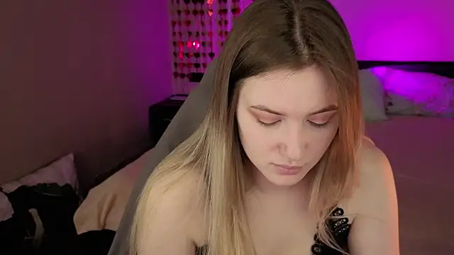 elinanortas online show from April 1, 2026, 6:36 am