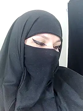 Snapshot of evelyn__salah chatting on October 21, 2025, 10:10 pm evelyn  salah online show from October 21, 2025, 10:10 pm