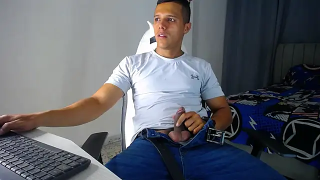 DavidAngell7 online show from December 18, 2025, 4:51 am