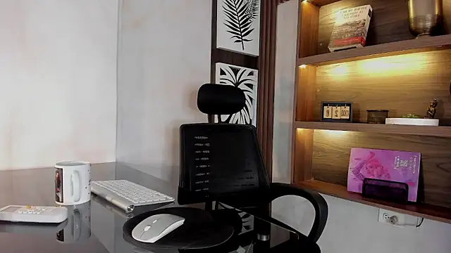 Scarleett 22 online show from March 23, 2026, 8:02 pm