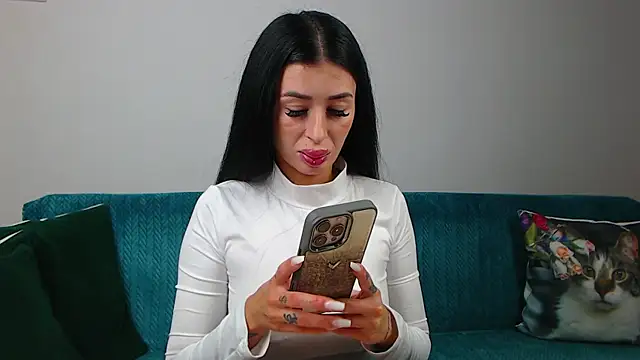 SaraDaisy online show from April 16, 2026, 6:14 am