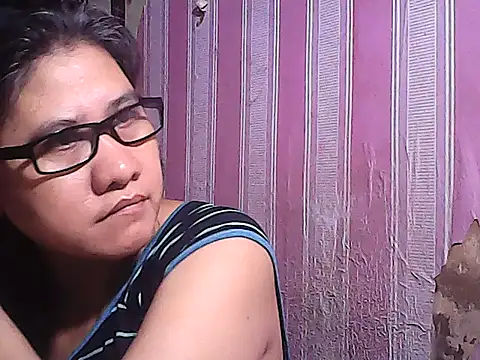 sweetsosie18 online show from October 16, 2025, 11:39 pm