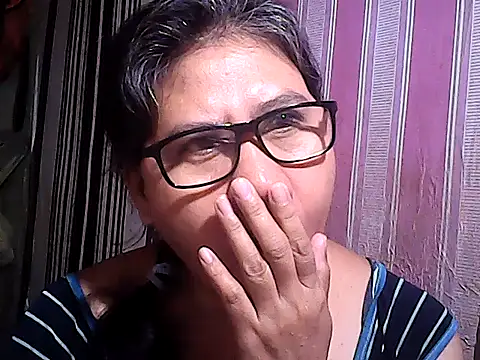 sweetsosie18 online show from November 27, 2025, 5:42 am