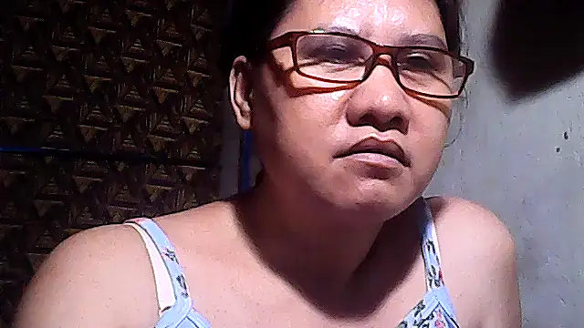 sweetsosie18 online show from April 22, 2026, 12:39 pm