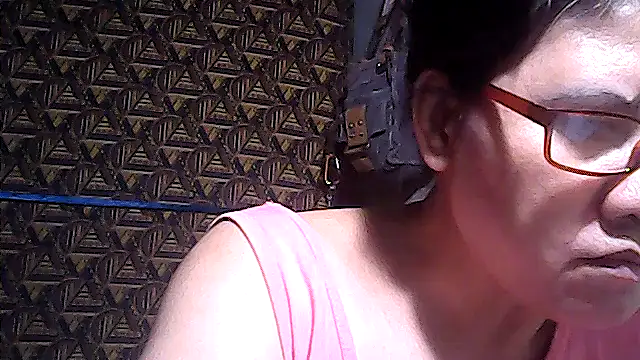 sweetsosie18 online show from April 29, 2026, 5:30 pm