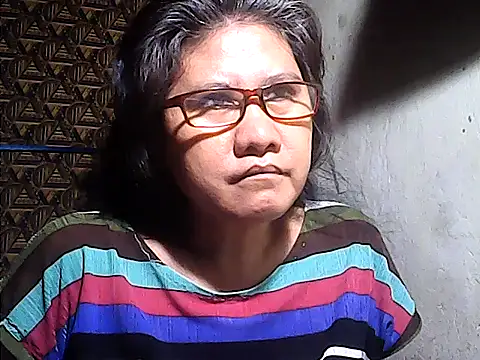 sweetsosie18 online show from May 20, 2026, 9:48 am