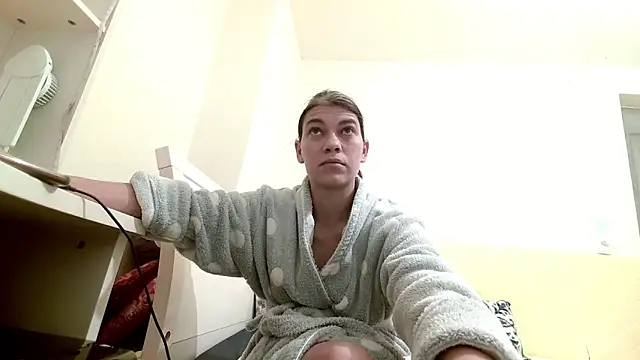 Snapshot of MercyLove chatting on December 4, 2024, 4:49 pm MercyLove online show from December 4, 2024, 4:49 pm