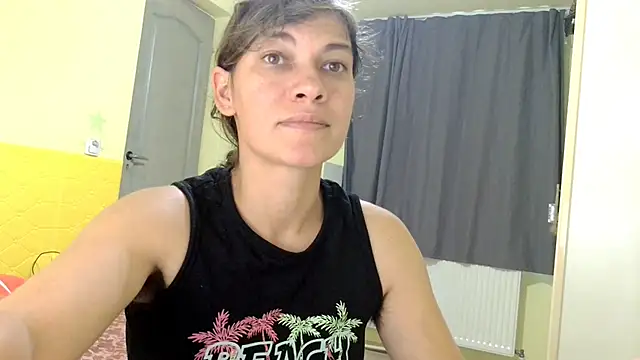 Snapshot of MercyLove chatting on September 13, 2025, 1:44 pm MercyLove online show from September 13, 2025, 1:44 pm