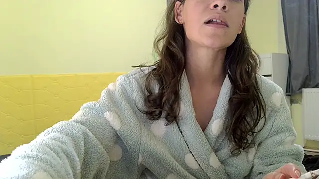 Snapshot of MercyLove chatting on October 8, 2025, 3:42 pm MercyLove online show from October 8, 2025, 3:42 pm