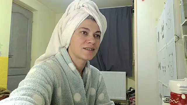 Snapshot of MercyLove chatting on February 19, 2026, 5:53 pm MercyLove online show from February 19, 2026, 5:53 pm