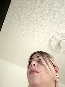 natalygolden69 online show from November 12, 2025, 1:00 pm