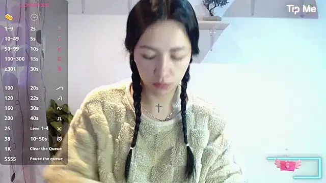 MadisonCambel online show from December 4, 2024, 1:31 pm