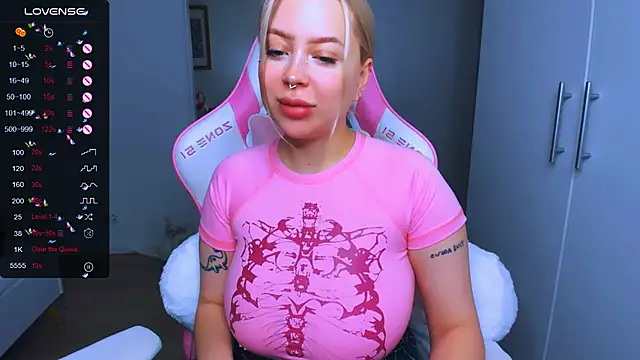 MonaLauu online show from December 20, 2024, 1:47 am