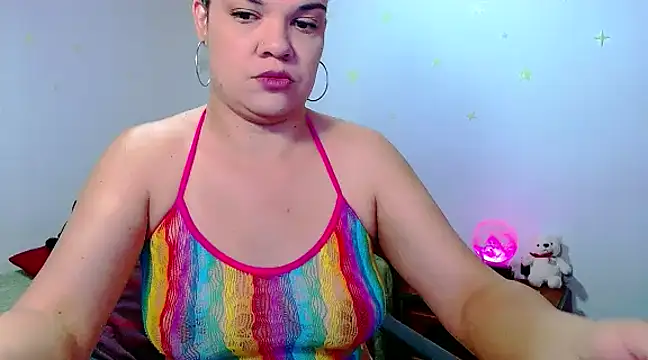 luchiana hott21 online show from January 21, 2025, 1:54 pm