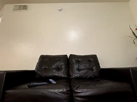 Snapshot of sexy_itzamara chatting on November 4, 2025, 1:05 am sexy itzamara online show from November 4, 2025, 1:05 am