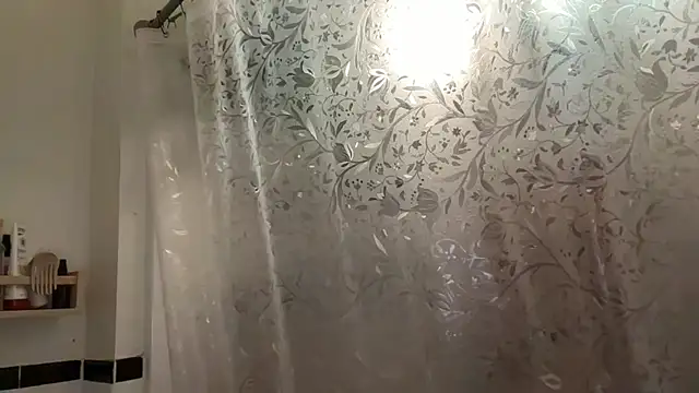 dreamyriri online show from March 28, 2026, 1:05 am