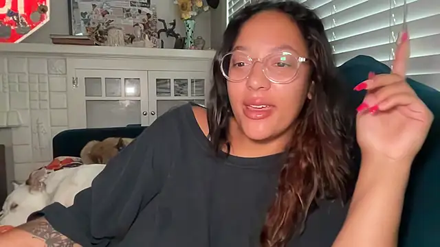 dreamyriri online show from June 28, 2026, 1:28 pm