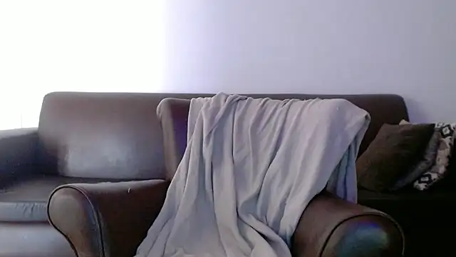 Snapshot of Linda1975 chatting on February 25, 2026, 1:54 pm Linda1975 online show from February 25, 2026, 1:54 pm