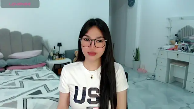 Snapshot of LoveMarieFoxxx chatting on February 2, 2026, 6:39 pm LoveMarieFoxxx online show from February 2, 2026, 6:39 pm