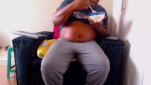 zuluboyxx online show from April 21, 2026, 6:52 am