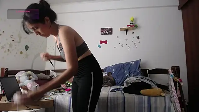 Snapshot of Moon_lunita chatting on September 16, 2025, 3:35 pm Moon lunita online show from September 16, 2025, 3:35 pm