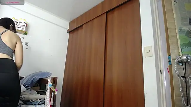 Snapshot of Moon_lunita chatting on September 29, 2025, 3:28 pm Moon lunita online show from September 29, 2025, 3:28 pm