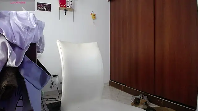 Snapshot of Moon_lunita chatting on February 25, 2026, 9:13 pm Moon lunita online show from February 25, 2026, 9:13 pm