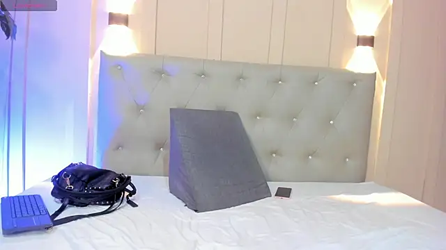 nicol snow online show from January 23, 2025, 1:13 pm