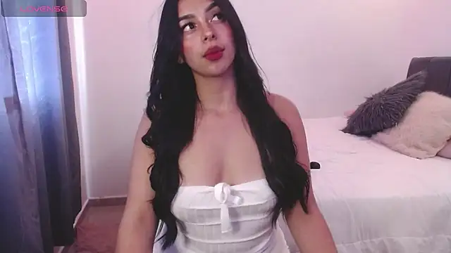 Melaniie01 online show from April 9, 2026, 10:37 pm