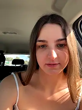 DoriDeluxe66 online show from October 31, 2025, 10:27 am