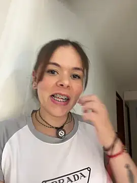 Snapshot of carolina16love chatting on September 19, 2025, 10:21 pm carolina16love online show from September 19, 2025, 10:21 pm
