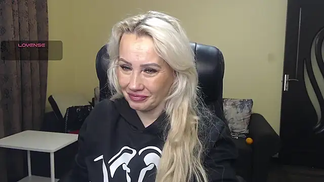 KandyHellenx online show from January 9, 2026, 6:16 am