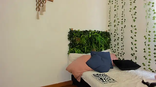 karlye 5 online show from February 13, 2025, 5:33 pm