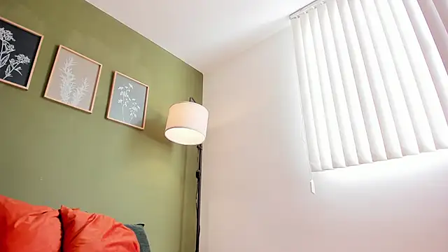 karlye 5 online show from October 6, 2025, 1:41 pm