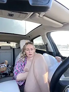 Snapshot of Bondgirl_013 chatting on February 8, 2025, 9:13 am Bondgirl 013 online show from February 8, 2025, 9:13 am