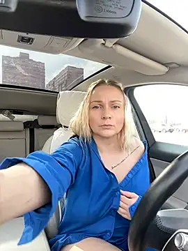 Snapshot of Bondgirl_013 chatting on March 6, 2025, 8:30 am Bondgirl 013 online show from March 6, 2025, 8:30 am