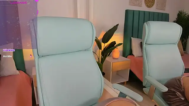 amy-thomson1 online show from October 27, 2025, 12:20 pm