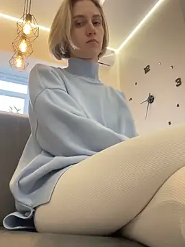 Snapshot of Feral_berry_8133 chatting on January 17, 2025, 6:36 am Feral berry 8133 online show from January 17, 2025, 6:36 am