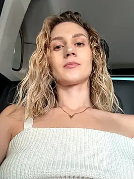 Snapshot of Feral_berry_8133 chatting on September 18, 2025, 7:32 am Feral berry 8133 online show from September 18, 2025, 7:32 am