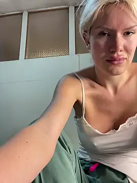 Keylili online show from April 2, 2026, 7:00 pm