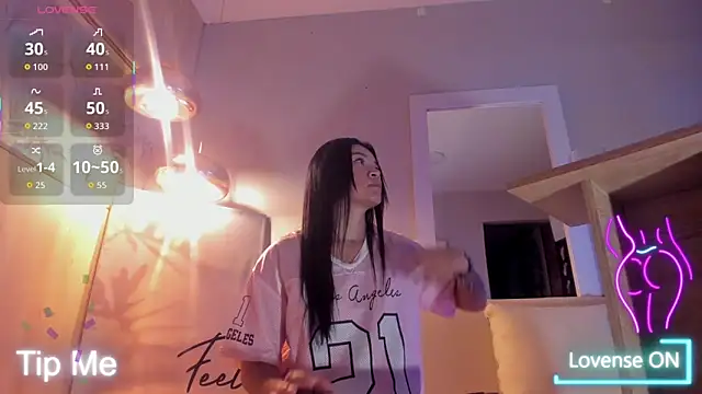 bonie lov online show from December 1, 2025, 10:48 pm