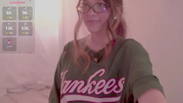 HannaMoom online show from March 12, 2026, 10:38 pm