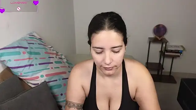 Snapshot of blue__moon_ chatting on March 2, 2026, 4:36 am blue moon online show from March 2, 2026, 4:36 am