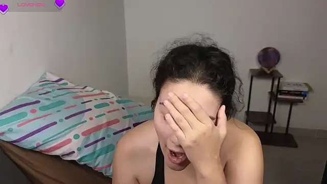 Snapshot of blue__moon_ chatting on March 3, 2026, 2:50 am blue moon online show from March 3, 2026, 2:50 am