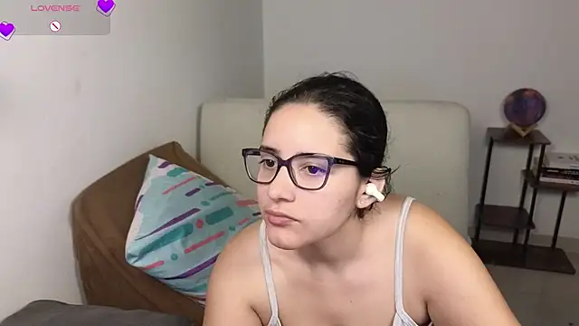 Snapshot of blue__moon_ chatting on March 10, 2026, 4:28 am blue moon online show from March 10, 2026, 4:28 am