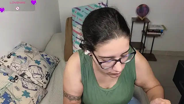 Snapshot of blue__moon_ chatting on March 22, 2026, 4:16 am blue moon online show from March 22, 2026, 4:16 am