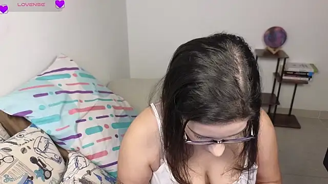 Snapshot of blue__moon_ chatting on March 27, 2026, 3:23 am blue moon online show from March 27, 2026, 3:23 am