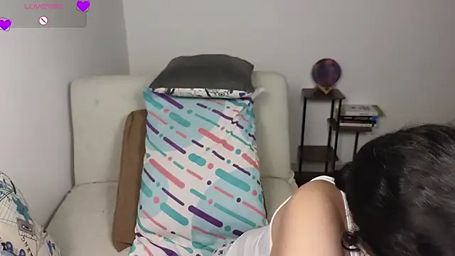 Snapshot of blue__moon_ chatting on April 1, 2026, 4:02 am blue moon online show from April 1, 2026, 4:02 am